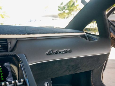 Used 2020 Lamborghini Aventador SVJ image 76