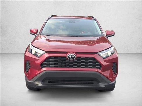 Used 2022 Toyota RAV4 XLE image 2