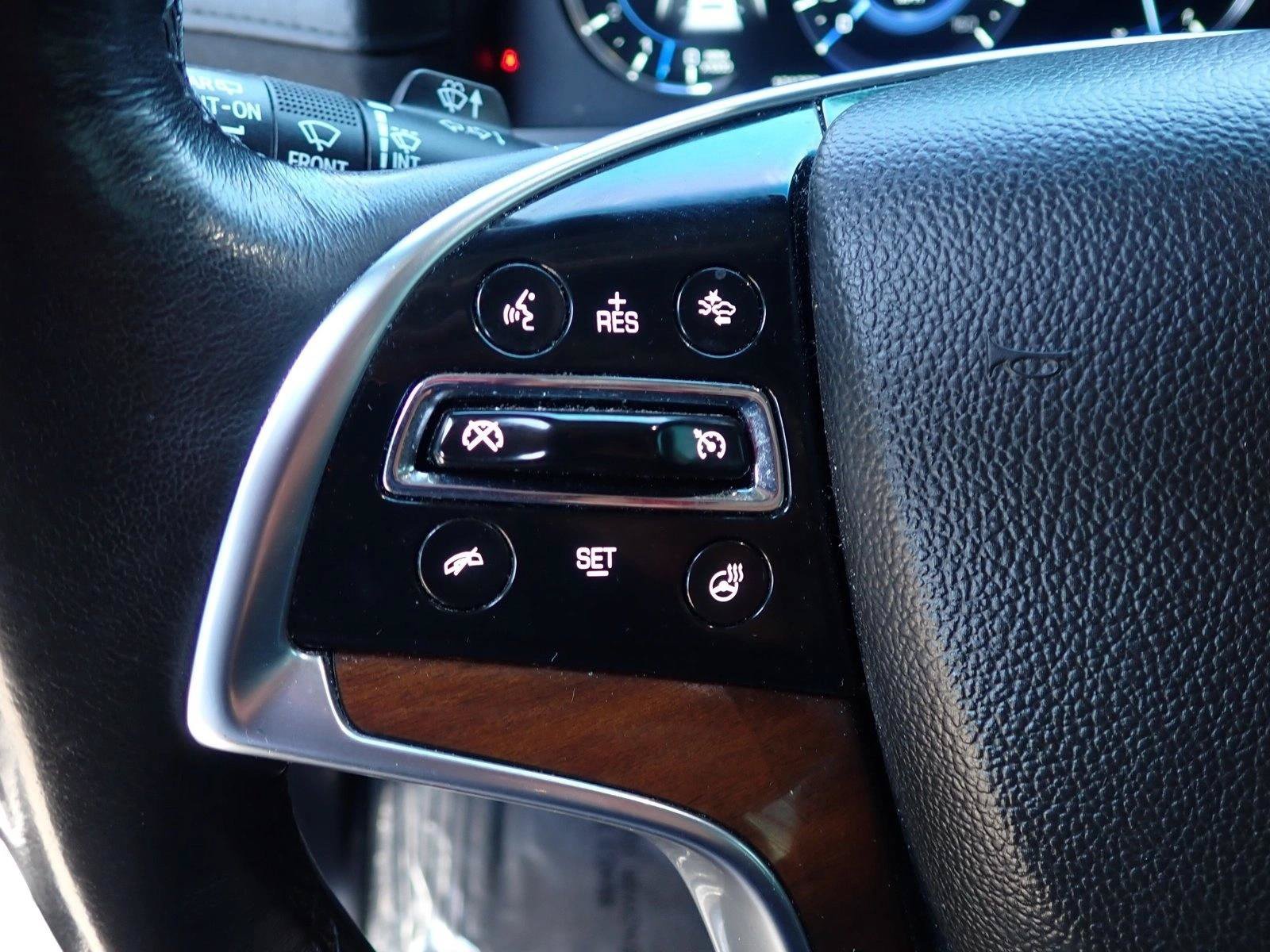 Used 2020 Cadillac Escalade Premium Luxury AWD/4WD image 17