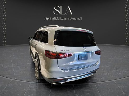 Used 2024 Mercedes-Benz GLS 450 4MATIC image 8