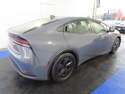 Used 2024 Toyota Prius LE FWD image 13
