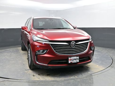 Used 2024 Buick Enclave Premium image 4