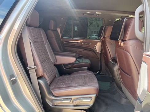 Used 2023 Cadillac Escalade V AWD/4WD image 17