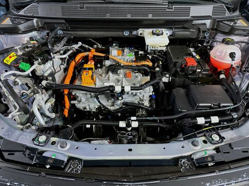 Used 2025 Chevrolet Equinox EV LT w/ Convenience Package image 34