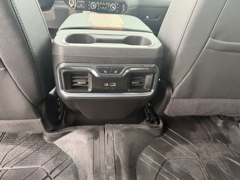 Used 2025 Chevrolet Silverado 1500 High Country AWD/4WD image 32