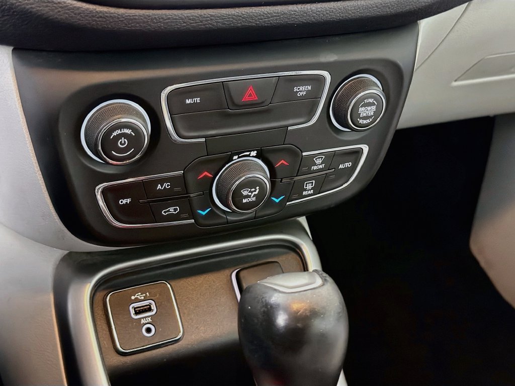 Used 2020 Jeep Compass Latitude FWD image 18