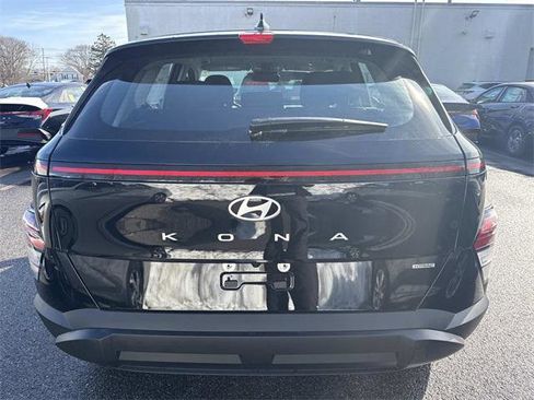 New 2026 Hyundai Kona SE image 3