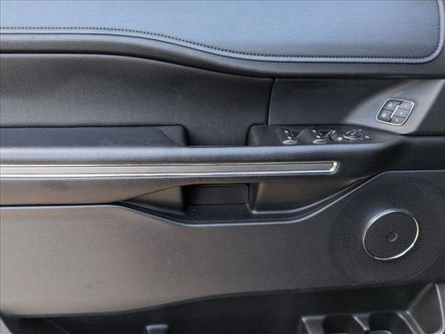 Used 2021 Ford Expedition XLT RWD image 10
