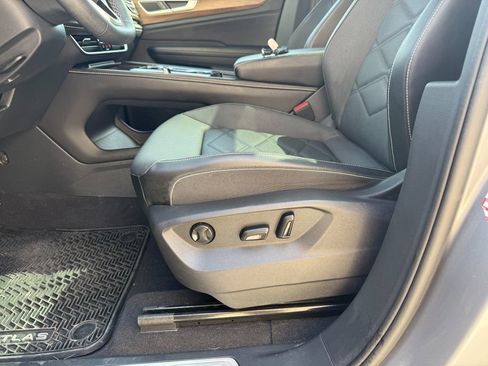 Used 2024 Volkswagen Atlas SE FWD image 12
