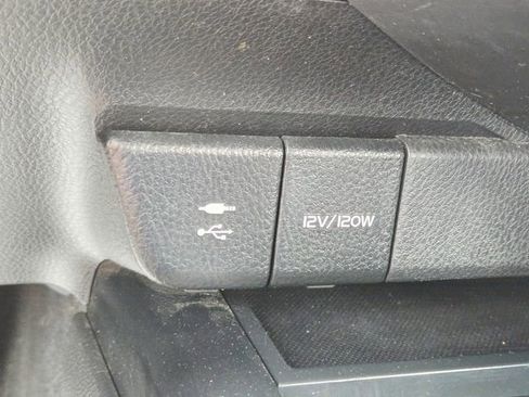 Used 2018 Toyota Camry LE FWD image 27