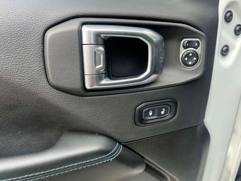 Used 2024 Jeep Wrangler Unlimited Rubicon 4xe image 18