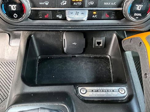 Used 2023 Ford Bronco Badlands w/ Sasquatch Package image 17