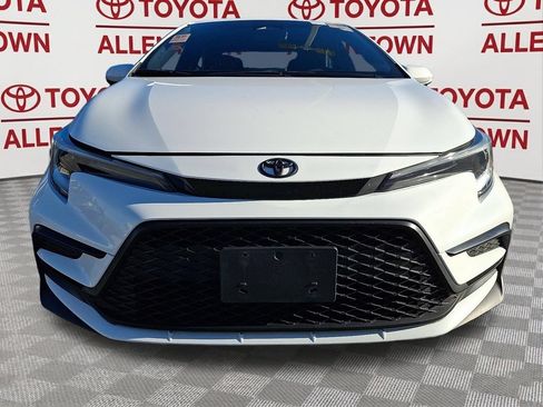 Used 2023 Toyota Corolla SE FWD image 2
