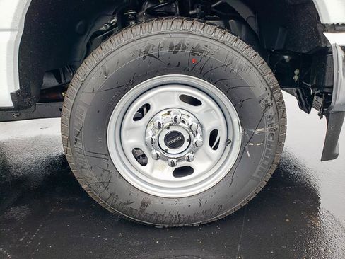 New 2026 Ford F250 XL w/ XL Chrome Package image 12