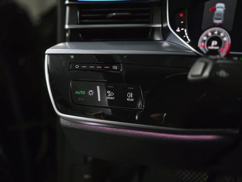 Used 2020 Audi A8 L 4.0T image 32