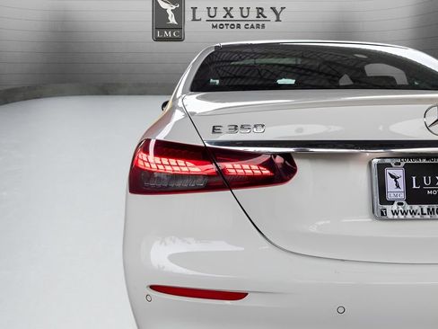 Used 2022 Mercedes-Benz E 350 4MATIC Sedan image 17