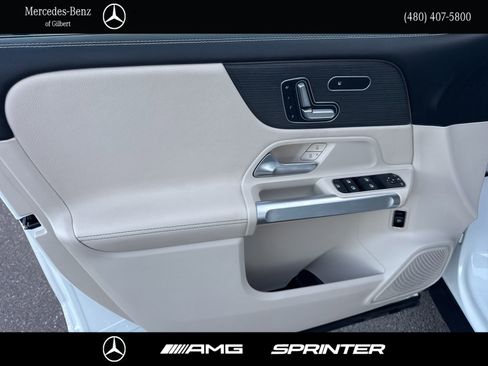 Certified 2023 Mercedes-Benz GLB 250 image 11