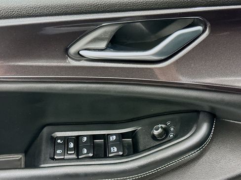Used 2023 Jeep Grand Cherokee Altitude AWD/4WD image 15