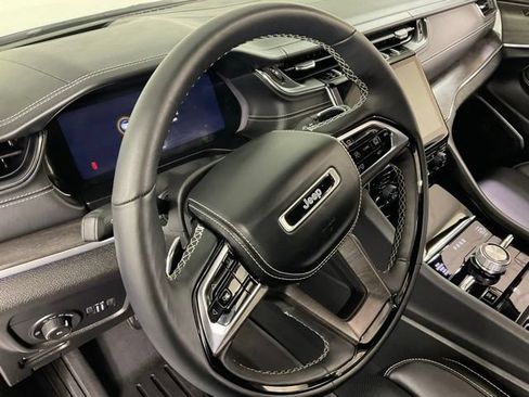 Used 2024 Jeep Grand Cherokee Overland w/ Adv Protech Group III AWD/4WD image 24