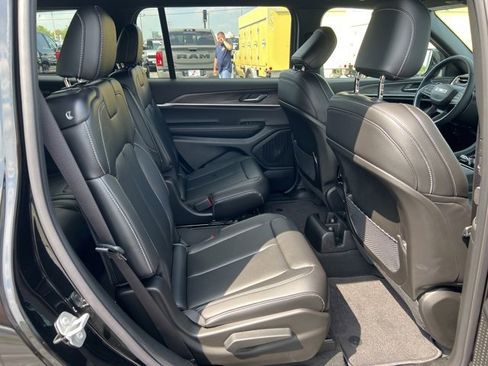 New 2025 Jeep Grand Cherokee L Limited w/ Black Appearance Package image 14