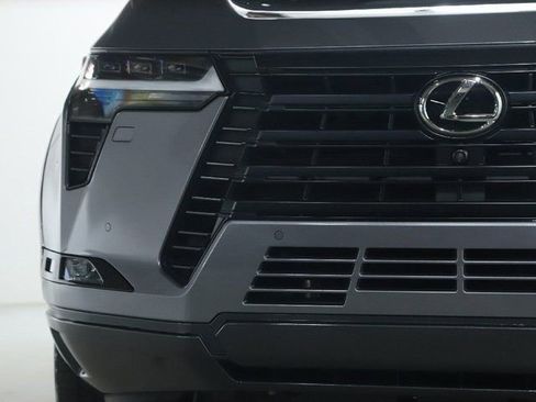 Used 2025 Lexus GX 550 w/ Accessory Package (2T) AWD/4WD image 8
