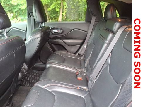 Used 2014 Jeep Cherokee Trailhawk w/ Comfort/Convenience Group AWD/4WD image 10