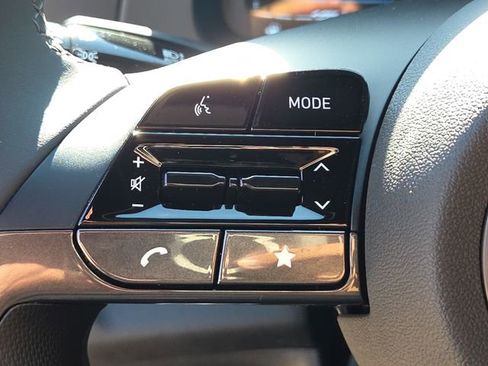 Certified 2025 Hyundai Elantra Sport image 24