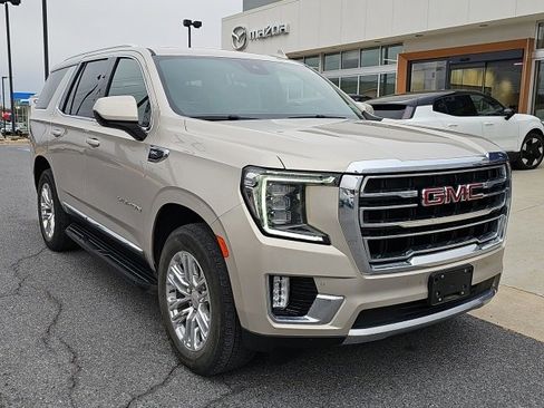 Used 2023 GMC Yukon SLT image 1