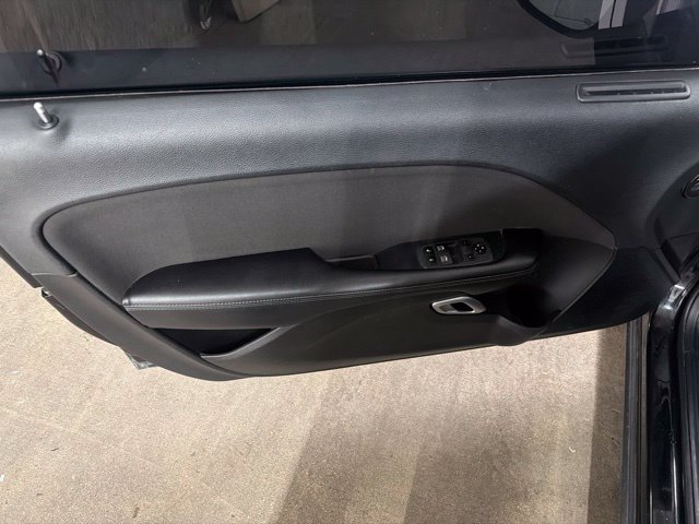Used 2021 Dodge Challenger SXT w/ Driver Convenience Group RWD image 9