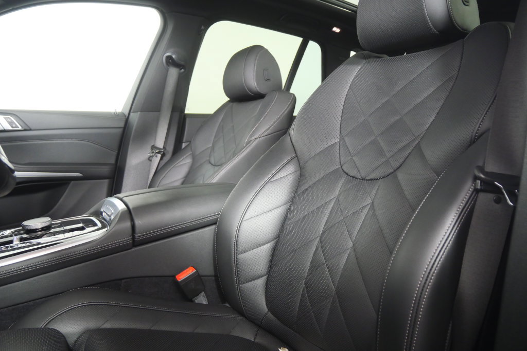 Certified 2024 BMW X5 sDrive40i w/ Premium Package RWD image 11