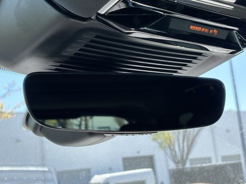 Used 2025 Land Rover Range Rover SE image 27