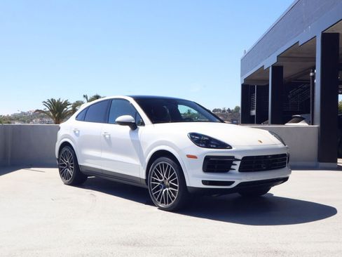 Certified 2023 Porsche Cayenne S w/ Premium Package Plus AWD/4WD image 7