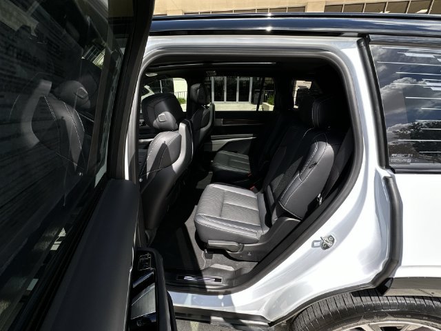 Certified 2026 Cadillac Vistiq Sport AWD/4WD image 30