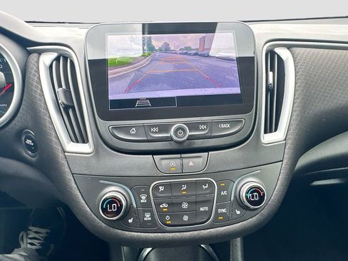 Used 2025 Chevrolet Malibu LT FWD image 17