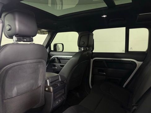 Certified 2024 Land Rover Defender 110 X-Dynamic SE image 23