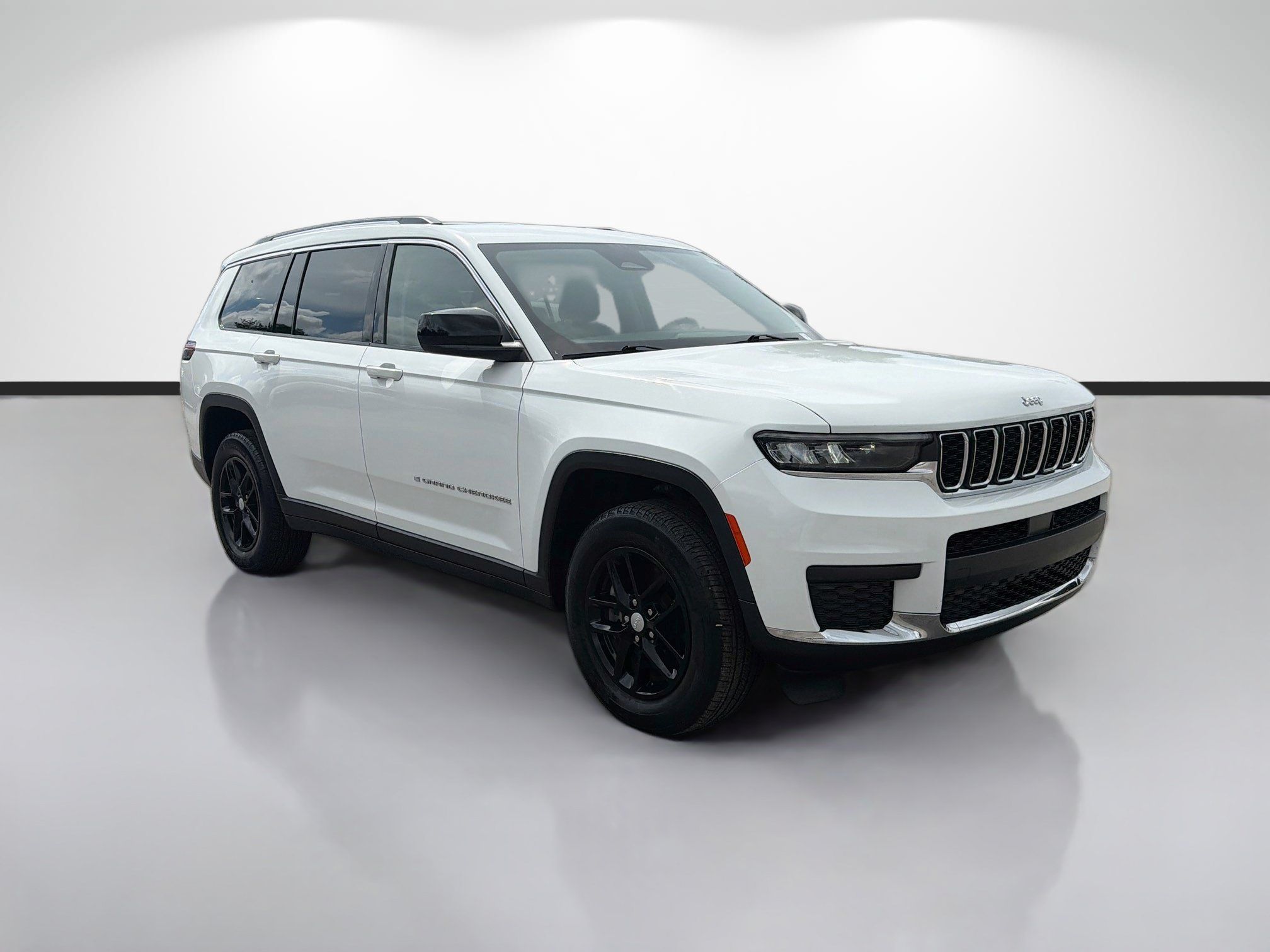 Used 2023 Jeep Grand Cherokee L Laredo AWD/4WD image 1
