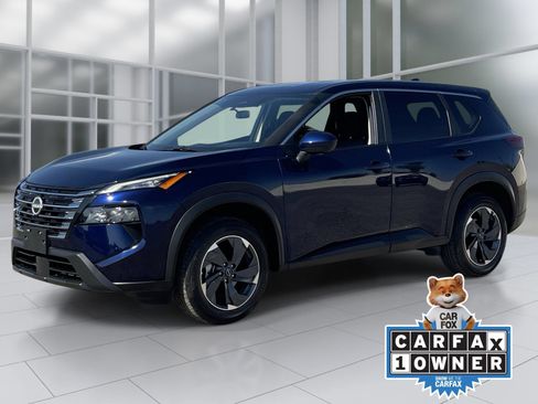Certified 2025 Nissan Rogue SV FWD image 2