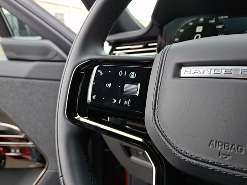 Used 2025 Land Rover Range Rover Sport Dynamic SE image 21