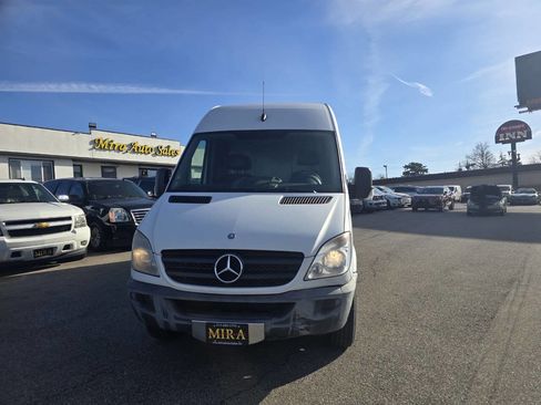 Used 2012 Mercedes-Benz Sprinter 2500 image 4