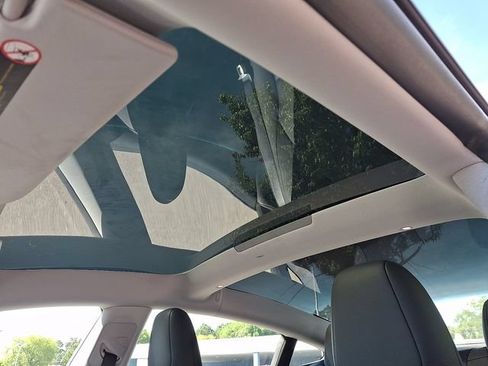 Used 2024 Tesla Model 3 Long Range RWD image 16