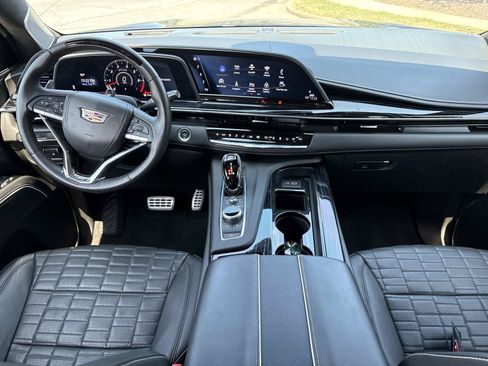 Used 2023 Cadillac Escalade ESV V AWD/4WD image 31