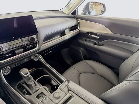 New 2026 Toyota Grand Highlander AWD image 21