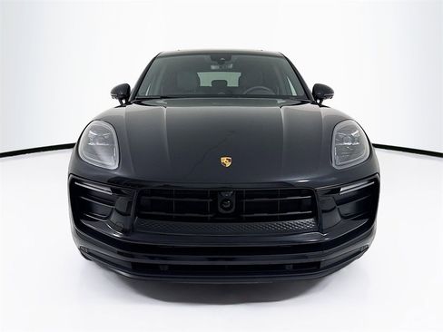 New 2025 Porsche Macan image 6