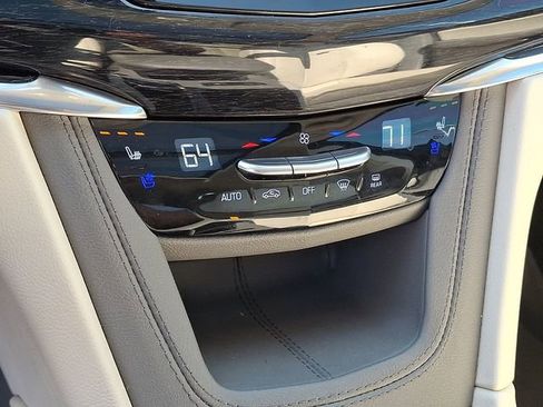 Used 2023 Cadillac XT6 Premium Luxury FWD image 11