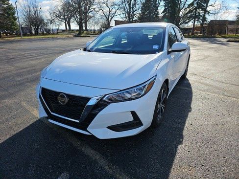 Used 2023 Nissan Sentra SV image 2