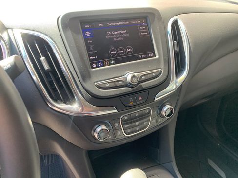Used 2024 Chevrolet Equinox LT w/ LPO, Floor Liner Package AWD/4WD image 15