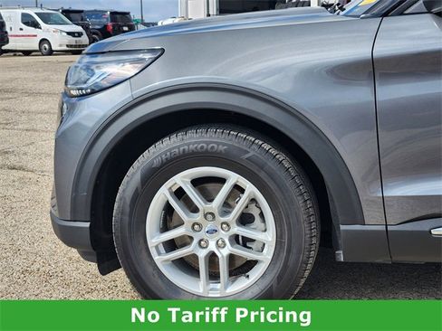 Used 2025 Ford Explorer Active w/ Active Comfort Package image 7