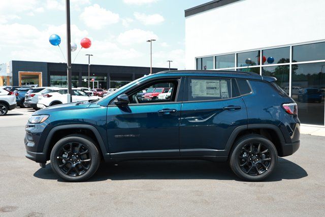 New 2026 Jeep Compass Latitude AWD/4WD image 9