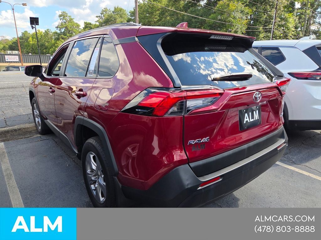 Used 2025 Toyota RAV4 XLE w/ Convenience Package FWD image 8