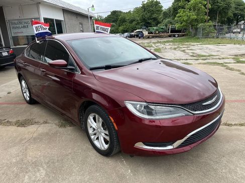 Used 2017 Chrysler 200 Limited Platinum FWD image 2